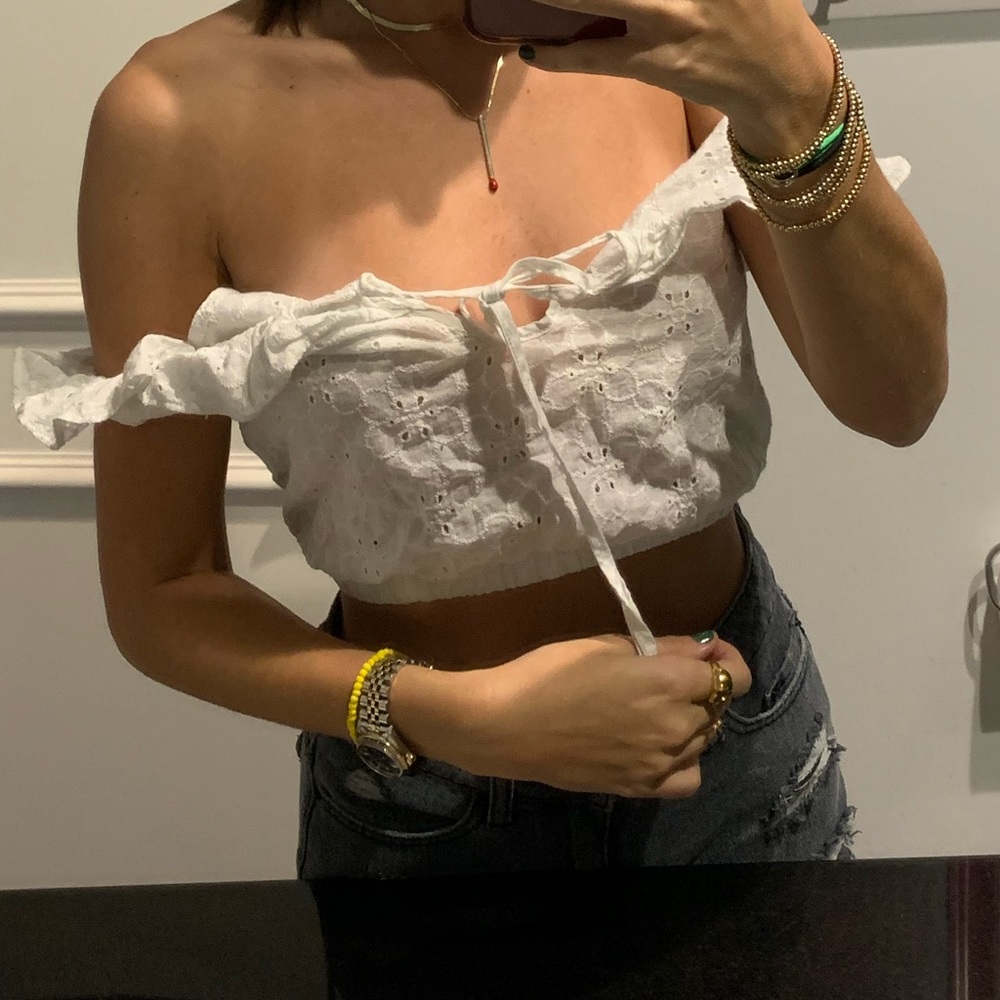 Lf Eyelet top